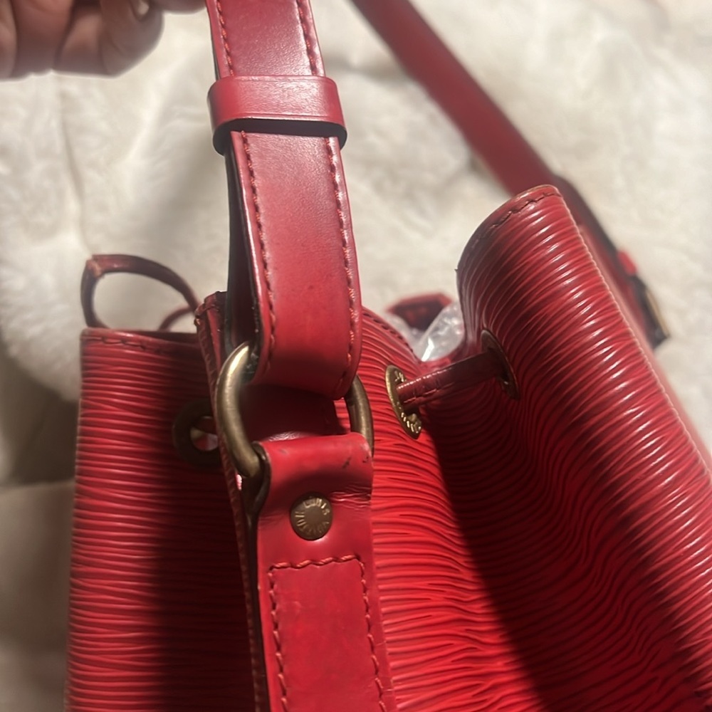 “LOUIS VUITTON” EPI LEATHER BUCKET BAG NOE - Picture 14 of 16